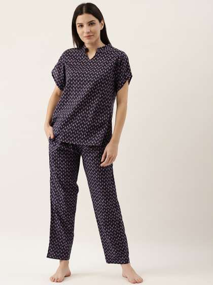 SANSKRUTIHOMES Women
                        Navy Blue & Red Printed Night suit