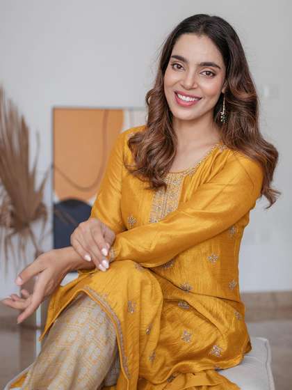 Libas Women Woven Design Kurta