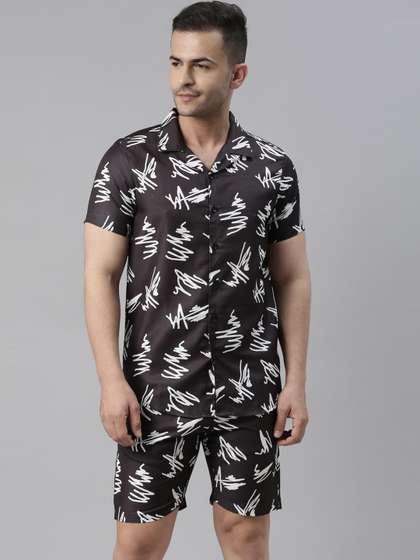 Bushirt Men Black
                          & White Printed Night suit