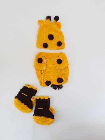 Woonie Infant kids
                    Orange Baby Animal Theme Apparel Gift Set