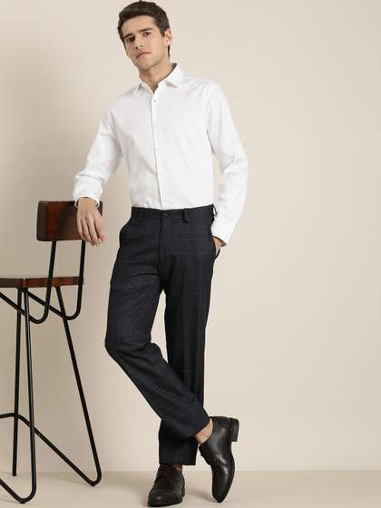 INVICTUS Men White
                        Solid Slim Fit Pure Cotton Formal Shirt