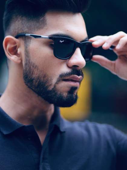 RESIST EYEWEAR
                        UNISEX Black UV Protected Wayfarer Sunglasses