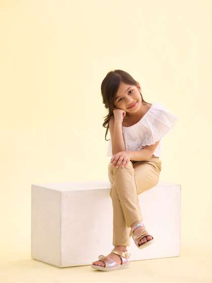 Go Colors Girls
                    Gold-Coloured Solid Leggings