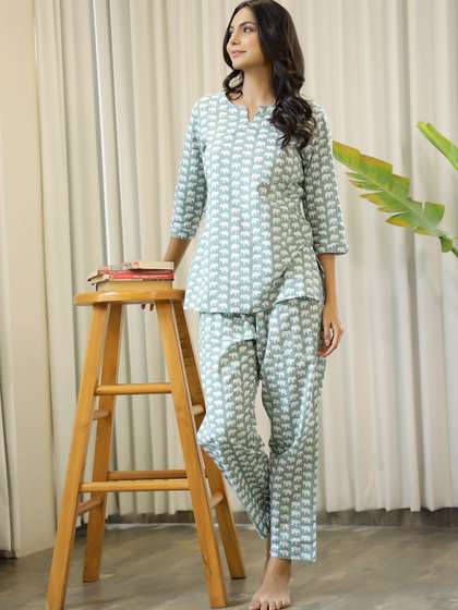 SANSKRUTIHOMES Women
                      Printed Pure Cotton Night suit