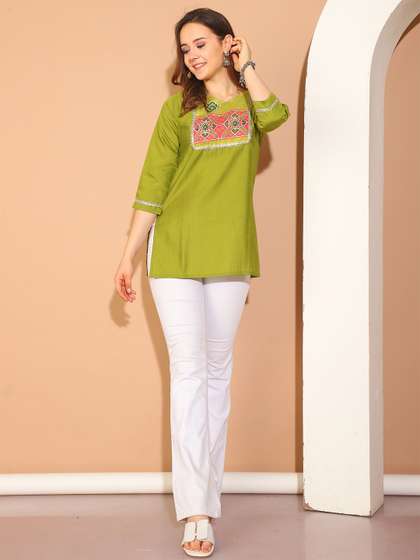 Roly Poly Bandhani Printed Straight Kurti