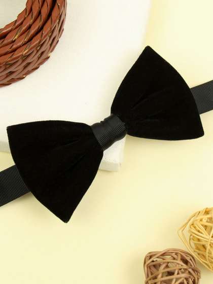 Kavove Solid Velvet
                    Black Colour Bow Tie