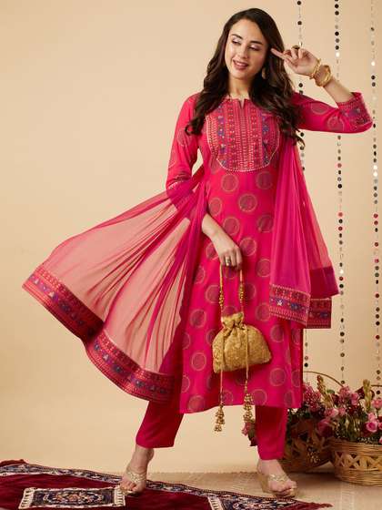 GoSriKi Floral Printed Kurta Set