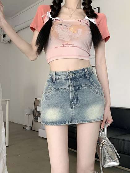 StyleCast Solid Straight Mini Skirts