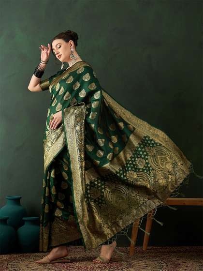 Sangria Woven Design
                        Saree With Blouse Piece