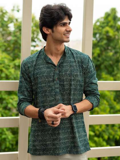 Shasak Geometric
                      Printed Mandarin Collar Cotton Straight Short
                      Kurta