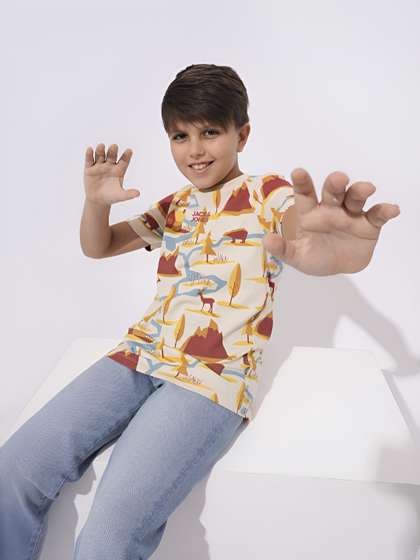 Jack & Jones Junior
                    Boys Graphic Printed Round Neck Pure Cotton T-shirt