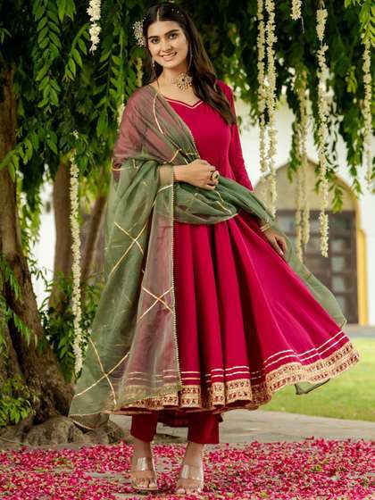 GoSriKi Gotta Patti Kurta Set