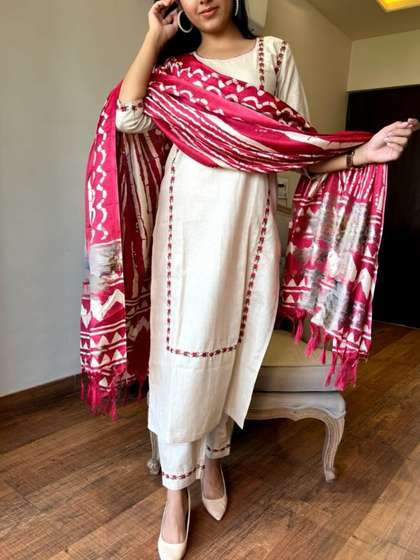 TRAHIMAM Floral Embroidered Regular Pure Cotton Kurta With Trouser With Dupatta