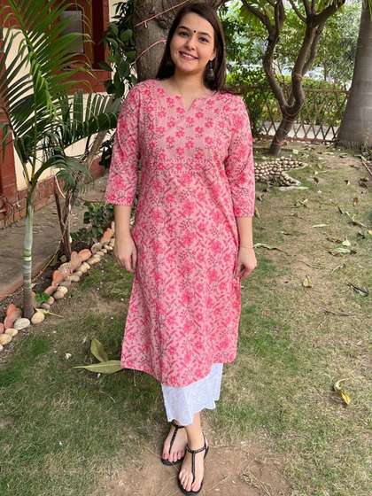 Sanskritam Floral
                          Printed Notch Neck Straight Cotton Kurta