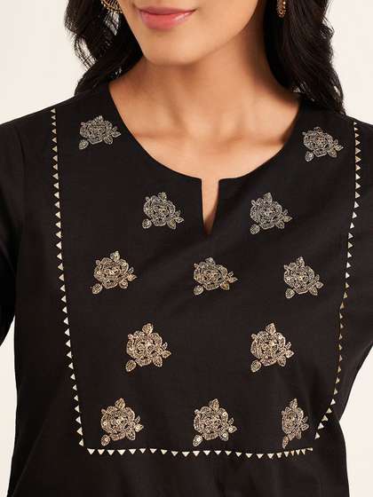 RANGMANCH BY
                            PANTALOONS Thread Work Notch Neck Straight
                            Pure Cotton Kurta