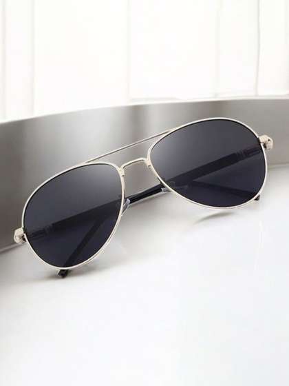 Mast & Harbour
                        Unisex Aviator Sunglasses with Polarised and UV
                        Protected Lens
