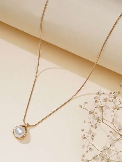 JEWILLEY
                          Gold-Plated Beaded Circular-Shaped Pendant
                          With Chain