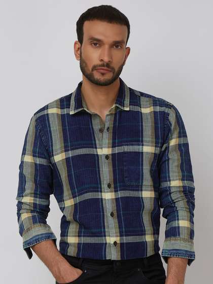 Price History of Mufti Men Slim Fit Checked Shirt from Myntra