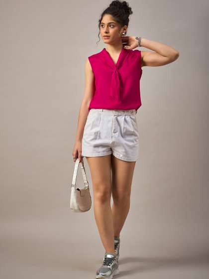 The Roadster Lifestyle Co Front Tie Sleeveless Top