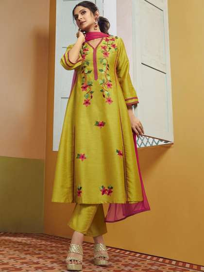 Bhama Couture Jennifer Winget Floral Embroidered Anarkali Kurta With Trouser & Dupatta