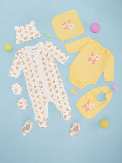 Pantaloons Baby Infant
                    Boys 7-Pcs Printed Pure Cotton Baby Apparel Gift
                    Set