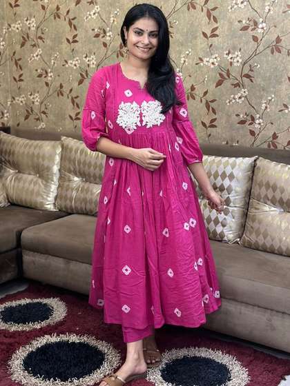 GoSriKi Floral Embroidered Notch Neck Regular Thread Work Anarkali Kurta with Trousers