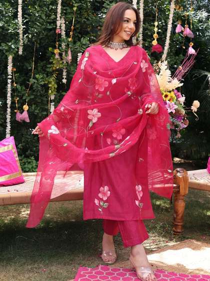 GoSriKi Women Printed Kurta with Trousers With Dupatta