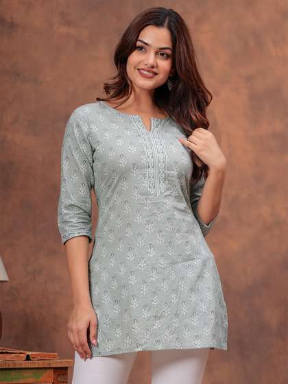 Nayo Floral Printed Pure Cotton Kurti