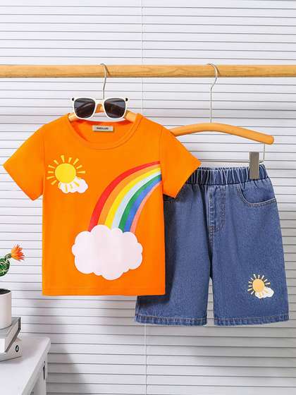 INCLUD Boys Printed
                    T-shirt with Shorts