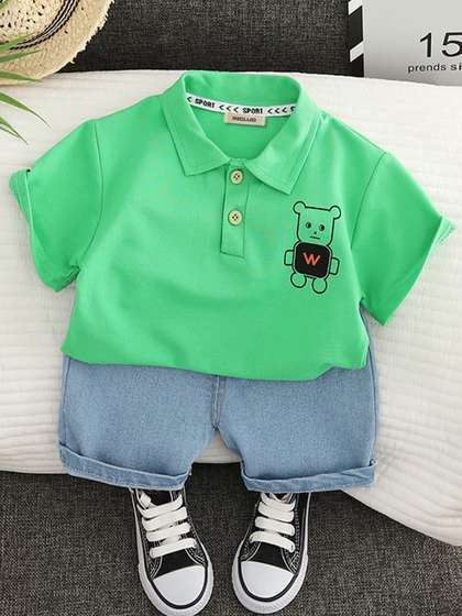 INCLUD Boys Printed
                    T-shirt with Shorts