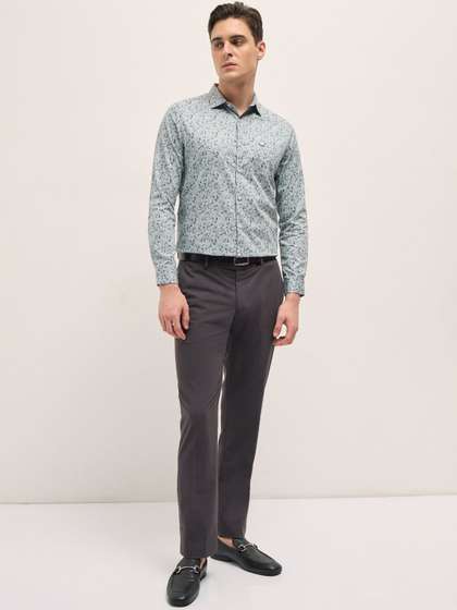 THE BEAR HOUSE Men
                        Spread Collar Abstract Printed Cotton Tailored
                        Fit Formal Shirt