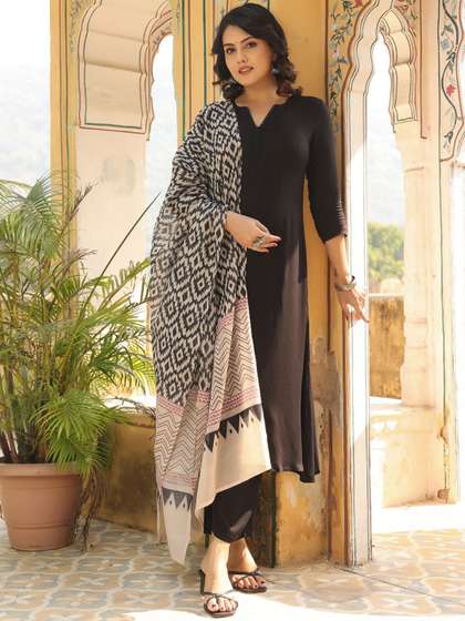 GoSriKi Women Kurta with Trousers With Dupatta