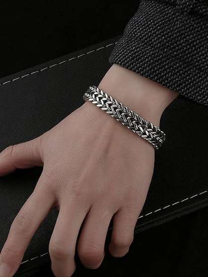 KARISHMA KREATIONS
                    Unisex Silver-Plated Cuban Hip Hop Magnetic Clasp
                    Bracelet