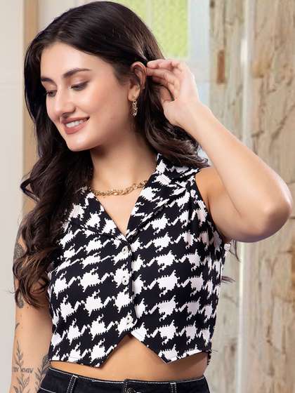 Popwings Checked V
                        Neck Sleeveless Waistcoat