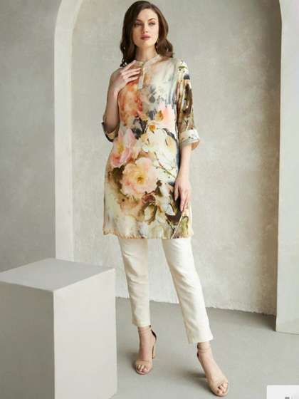 Modestouze Attires Floral Printed Mandarin Collar Straight Kurti