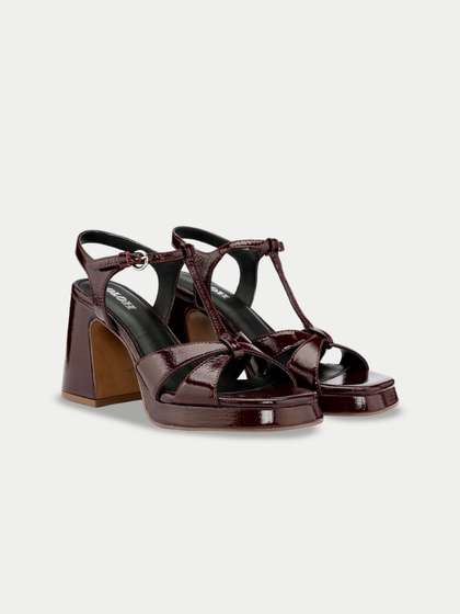 Oroh Women Leather
                        Block Heels Sandals
