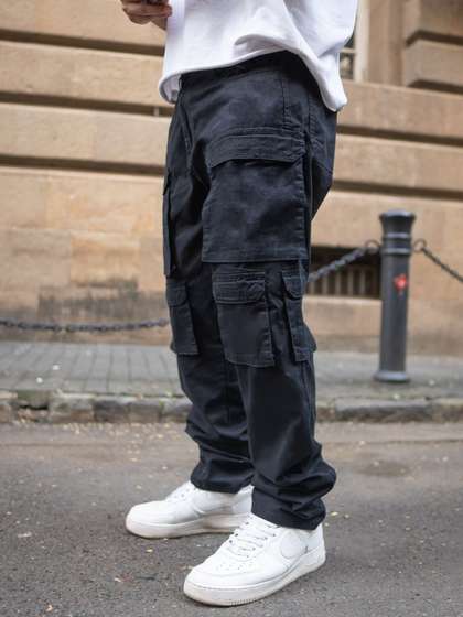 Powerlook Men
                        Regular Fit Mid-Rise Cotton Cargos Trousers