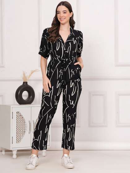 DRESSAR Basic Jumpsuit with Applique