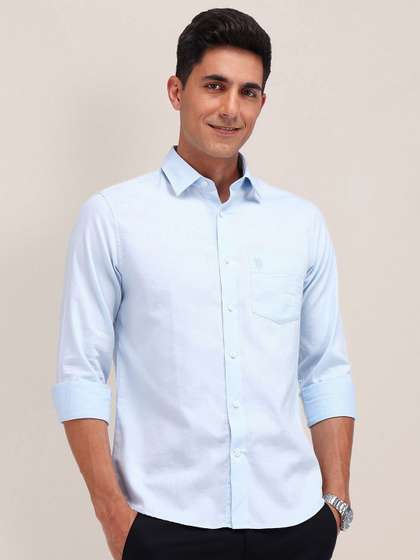 U.S. Polo Assn. Men Cutaway Collar Textured Cotton Tailored Fit Casual Shirt