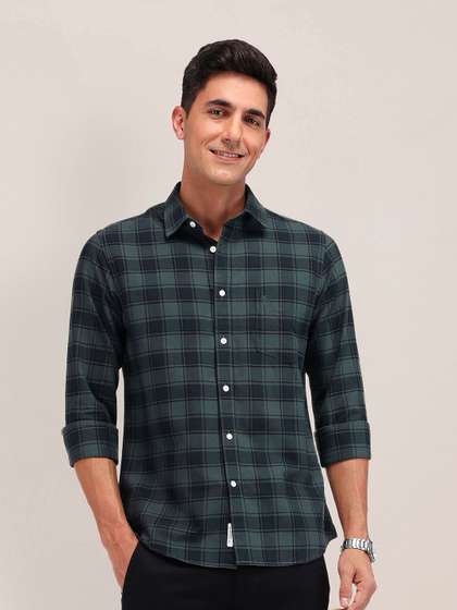 U.S. Polo Assn. Men Cutaway Collar Tartan Checked Cotton Tailored Fit Casual Shirt