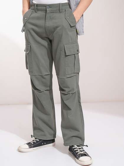 HIGHLANDER Men
                      Straight Fit Mid-Rise Cargos Trousers
