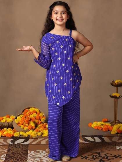 FASHION DREAM Girls
                    Floral Embroidered Sequinned Georgette Kurta With
                    Trouser