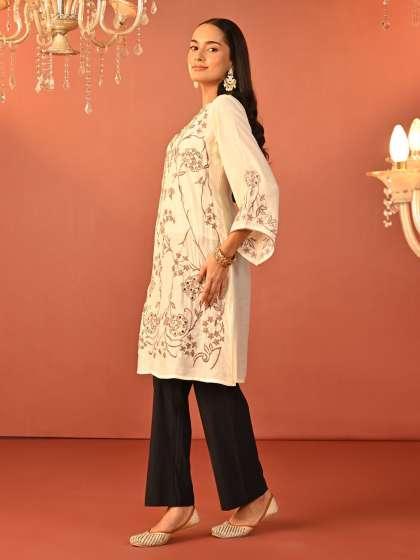 Lakshita Women Floral Embroidered Thread Work Festive Kurta
