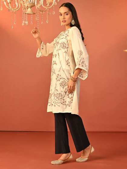 Lakshita Women Floral Embroidered Thread Work Festive Kurta