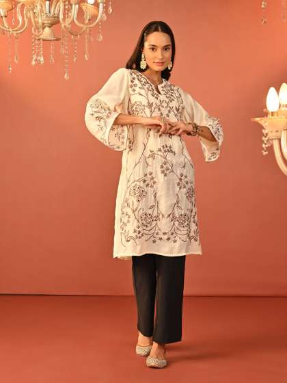 Lakshita Women Floral Embroidered Thread Work Festive Kurta