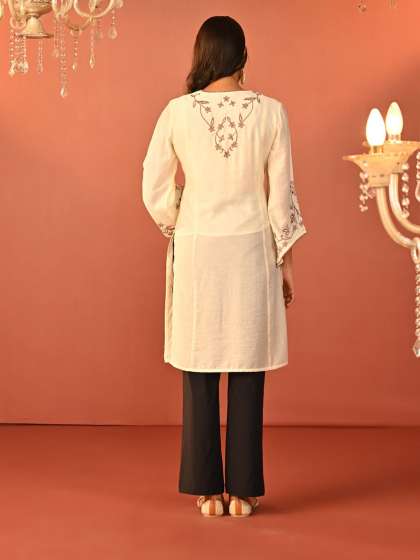 Lakshita Women Floral Embroidered Thread Work Festive Kurta