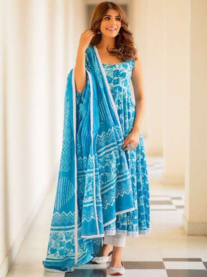 GoSriKi Women Printed Kurta with Trousers With Dupatta