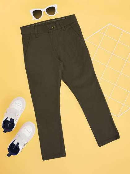 Pantaloons Junior Boys
                      Solid Mid-Rise Regular Trousers