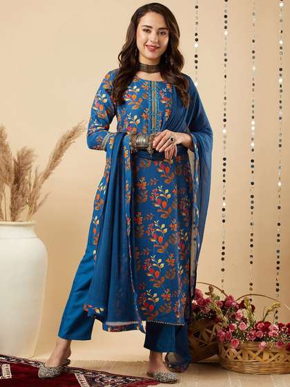 GoSriKi Women Floral Printed Regular Kurta with Palazzos & With Dupatta