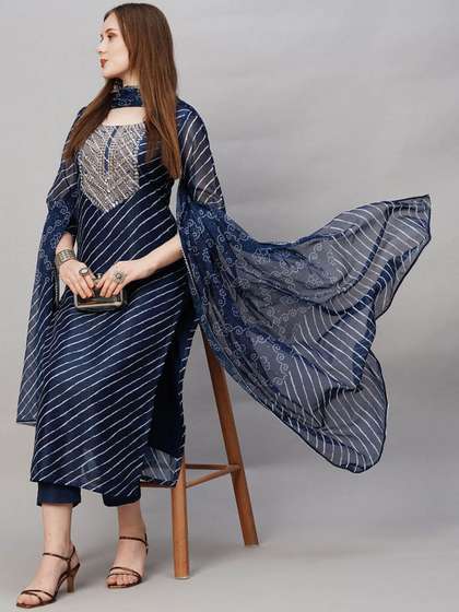 GoSriKi Women Leheriya Embroidered Regular Gotta Patti Kurta with Trousers & With Dupatta